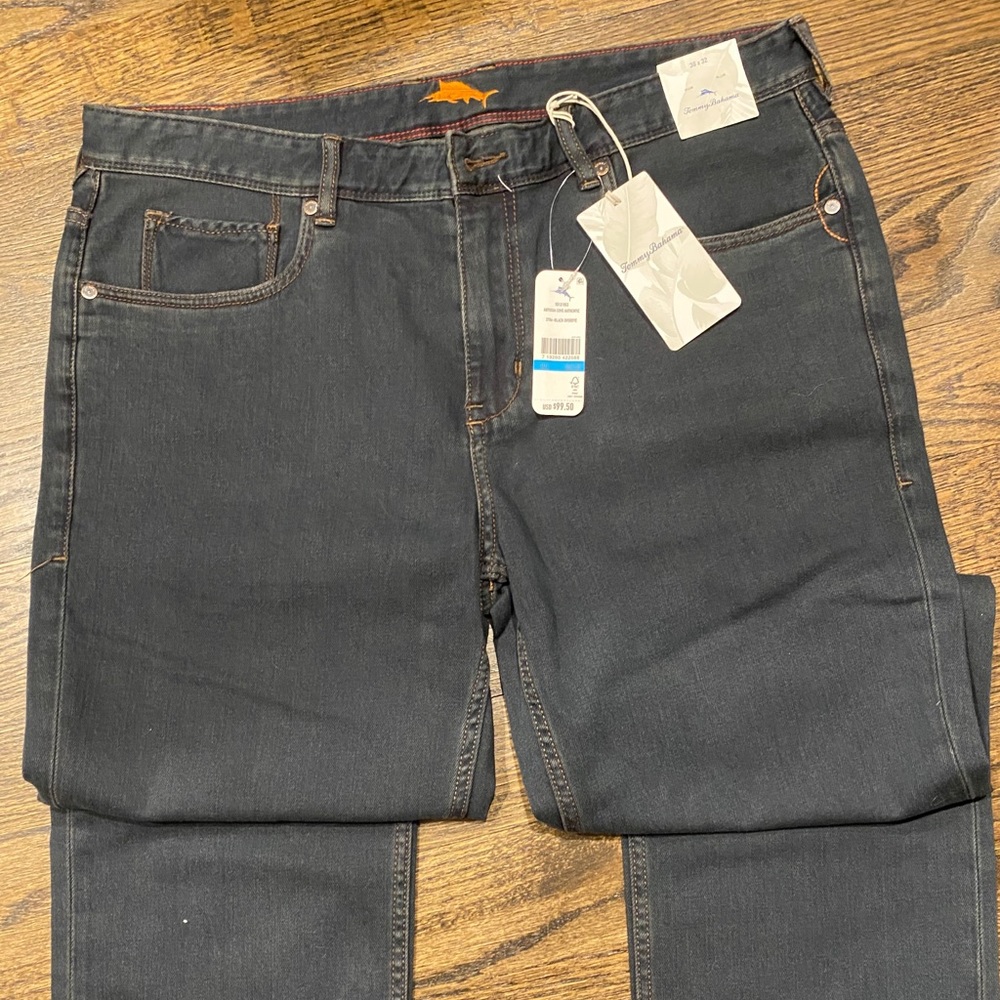 Tommy Bahama 36x32 Nice and Easy